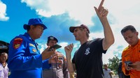 Diberitakan sebelumnya, Gunther bermain selancar bersama dua temannya Gregor dan Kris sekitar pukul 05.30 WIB. Baru saja berselancar selama 10 menit, papan surfing Gunther terlihat mengambang. Merasa curiga, keduanya mendekat. Korban terlihat mengambang. Kakinya terikat papan surfing. Kedua teman korban kemudian menariknya ke tepi pantai. Nahas, di tengah perairan, ombak menerjang. Akibatnya, tali pengikat kaki korban terlepas. Tubuh korban hilang ditelan ombak dan menghilang.  