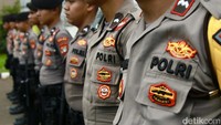 Sebanyak 3.929 personel gabungan diturunkan untuk mengamankan aksi demo. 