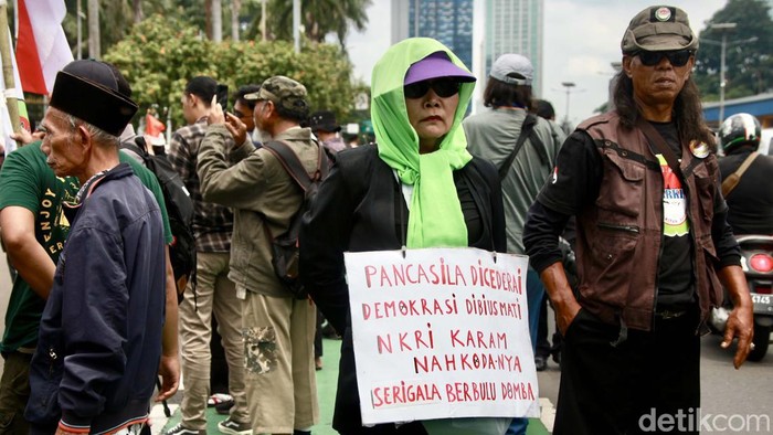 Geruduk Dpr Massa Gelar Aksi Lawan Kecurangan Pemilu