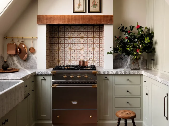 ilustrasi dapur desain farmhouse/ Haris Kenjar via Homes & Gardens