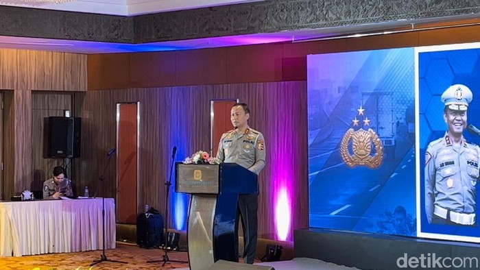 Kakorlantas Polri, Irjen Aan Suhanan memberi sambutan dalam Rakor Kesiapan Arus Mudik 2024 (Rumondang N/detikcom)