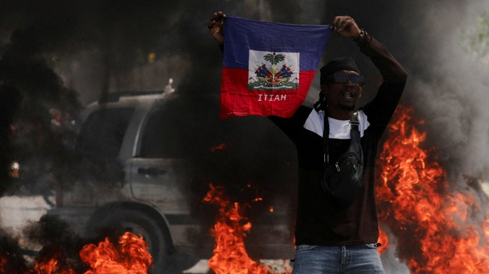 Kekerasan di Haiti: Geng bersenjata ancam ambil alih Haiti setelah pembobolan penjara massal, pemerintah umumkan keadaan darurat
