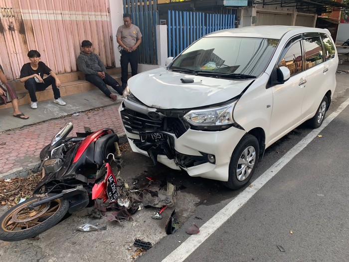 Kendaraan yang mengalami kecelakaan di Blitar