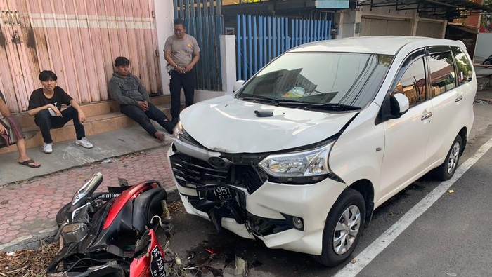 Kendaraan yang mengalami kecelakaan di Blitar