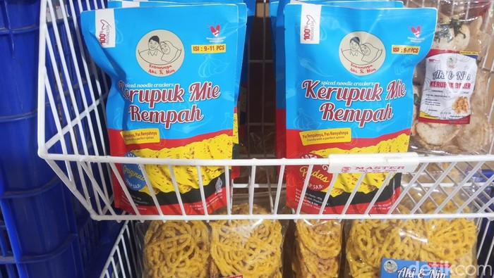 Kerupuk Kebunnya Aki & Nin.