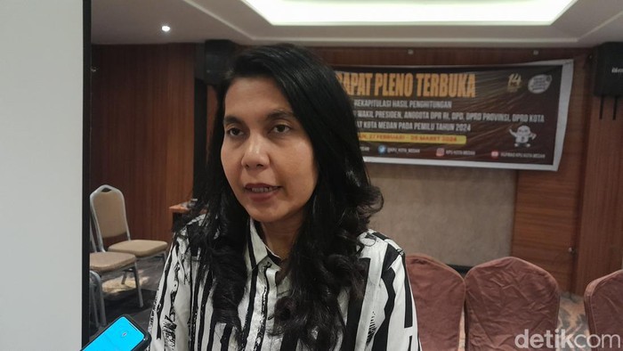 Ketua KPU Kota Medan Mutia Atiqah