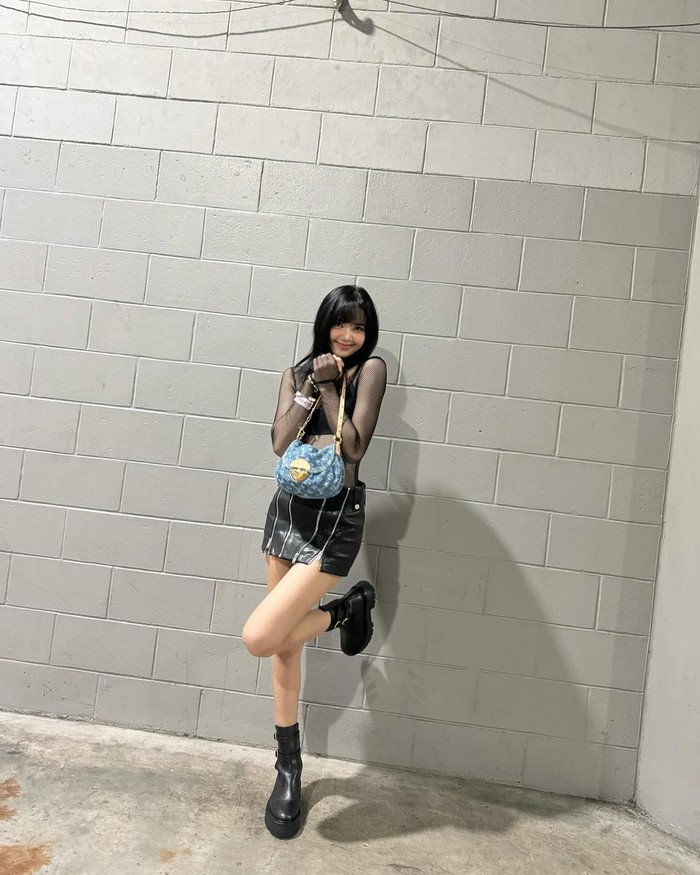 Lisa BLACKPINK datang menyaksikan The Eras Tour di Singapura.