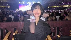 Lisa BLACKPINK Nonton The Eras Tour & Foto Bareng Taylor Swift di Singapura