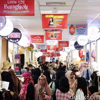 Saat disambangi Wolipop beberapa waktu lalu, Little Bangkok sudah ramai bahkan sebelum siang hari. Areanya yang hanya satu lantai tidak terlalu luas sehingga terasa cukup sesak ketika padat pengunjung.  Foto: Pradita Utama