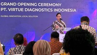 Menteri Kesehatan Budi G Sadikin memberikan sambutan saat meresmikan pabrik alat kesehatan tersebut.