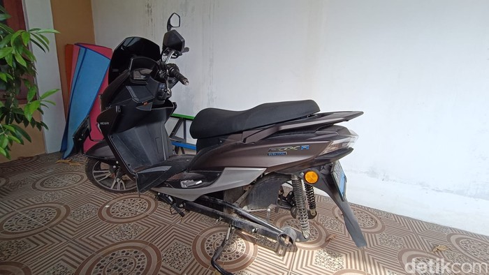 Motor listrik Polytron Fox-R.