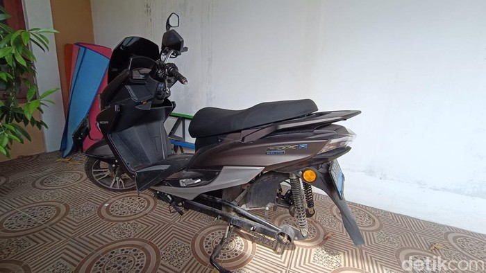 Motor listrik Polytron Fox-R.