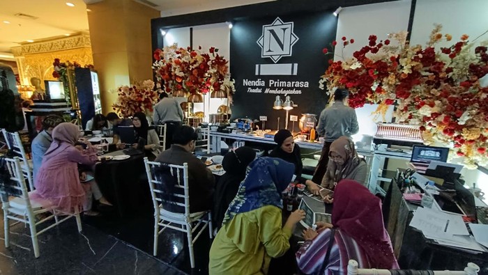 Pameran pernikahan digelar di Jakarta. Acara ini jadi referensi bagi calon pengantin yang ingin merayakan pernikahan.