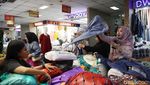 Pasar Tanah Abang Ramai Pembeli, Pedagang Senang