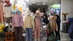 Pasar Tanah Abang Ramai Pembeli, Pedagang Senang