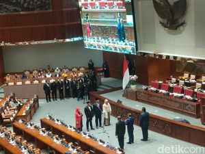 DPR Lantik Anggota PAW Pengganti Desmond J Mahesa hingga Arwan M Aras