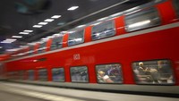 Pemogokan pengoperasian kereta api angkutan penumpang akan dimulai pada hari Kamis (07/04) pukul 02.00 pagi waktu setempat dan akan berlangsung selama 35 jam, kata ketua serikat pengemudi kereta api Jerman GDL, Claus Welesky, Senin. mengumumkan pada hari Senin. Di sektor kereta api angkutan barang, pemogokan akan dimulai pada hari Rabu (06/03) pukul 6 sore.  