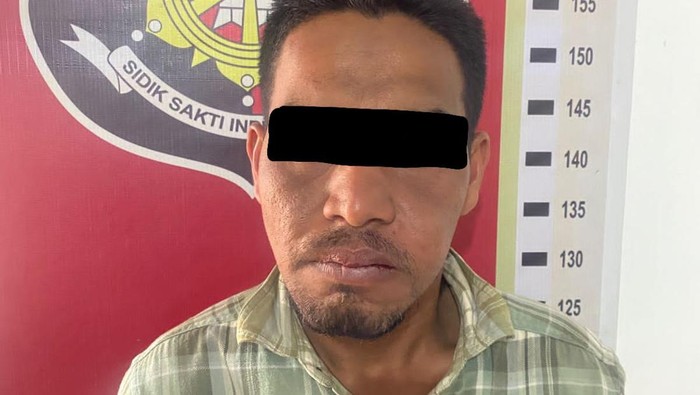Pelaku saat diamankan Polresta Banda Aceh. (Foto: dok Polresta Banda Aceh).