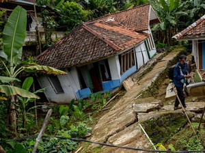 Tanahnya Bergerak, Satu Pemukiman di Bandung Barat Jadi Kampung Mati