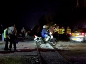 Perempuan Asal Tuban Diduga Tabrakan Diri ke KA Harina di Lamongan