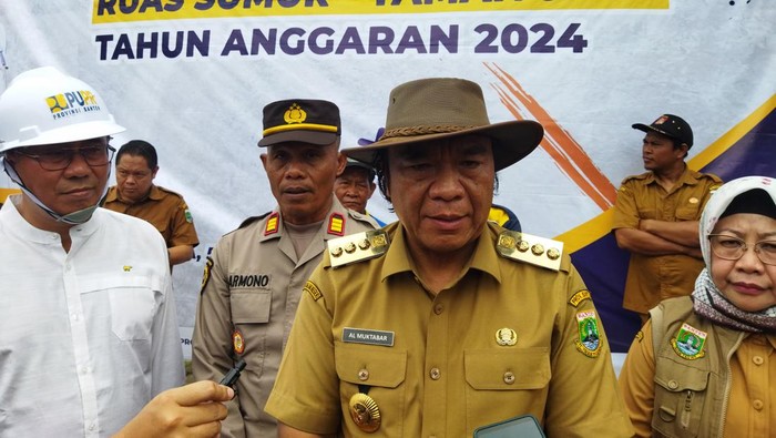 Pj Gubernur Banten Al Muktabar.