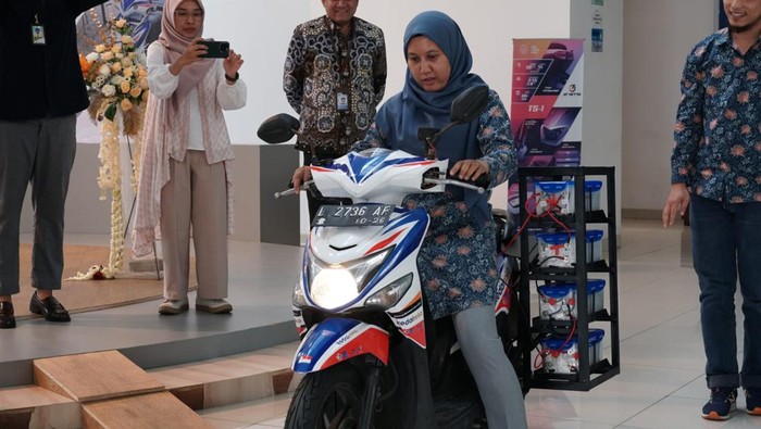 Purwarupa baterai alumunium udara yang diujicobakan penerapannya pada motor listrik di ITS.