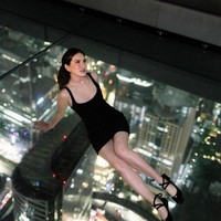 Kerap liburan ke luar negeri, beberapa waktu lalu Shandy terlihat memamerkan potret saat dirinya sedang berada di Bangkok. Seperti biasa, Shandy selalu tampil stylish dan cantik bak ABG. Foto: Instagram/@shandyaulia