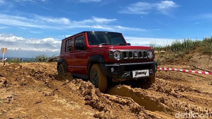 Suzuki Jimny 5 Pintu