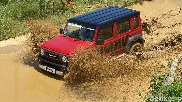 Suzuki Jimny 5 Pintu