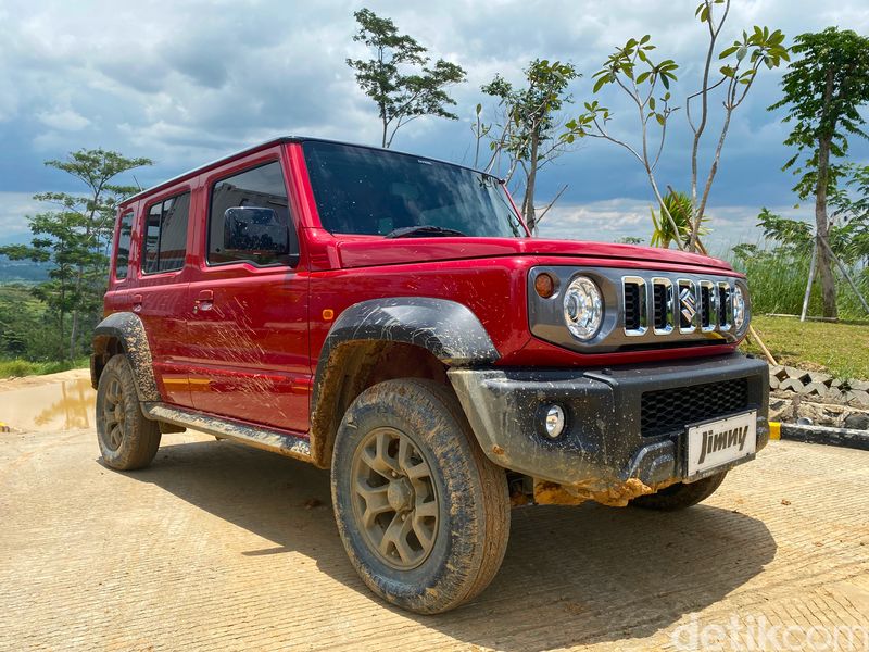 Suzuki Jimny 5 Pintu