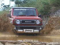 Menyiksa Suzuki Jimny 5 Pintu di Habitatnya