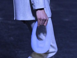 Melihat Tas Coperni yang Terbuat dari 99% Udara