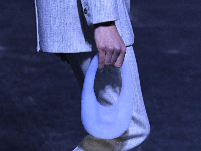 Tas Udara Air Swipe Bag Coperni