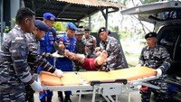 Pelatihan ini bertema TNI Angkatan Laut Menyelenggarakan Pelatihan Penanggulangan Bencana Alam untuk Menciptakan Masyarakat yang Tangguh dalam Menghadapi Bencana.