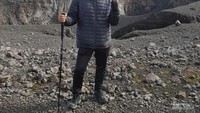 Di Tugu Abel Tasman Gunung Marapi.