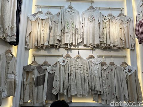 Baju Lebaran Toko Mirabell Blok B no.268 yang menjual blouse shabby chic