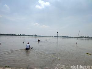 Tanggul Sungai Sadar Mojokerto Jebol Picu Banjir yang Rendam Ratusan Rumah