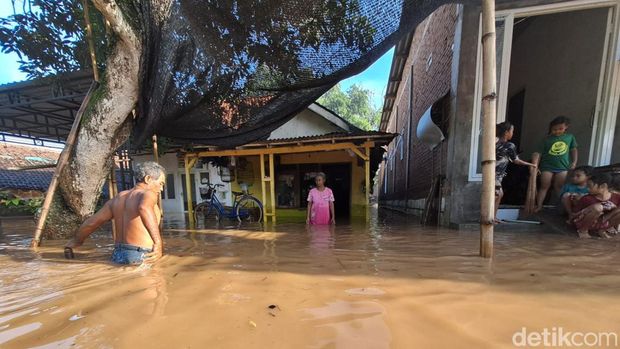 Banjir setinggi 1 meter rendam Desa Kademangan, Jombang