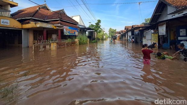 Banjir setinggi 1 meter rendam Desa Kademangan, Jombang