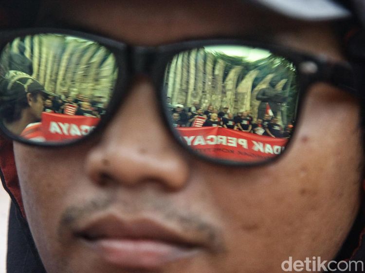 Deklarasi Mosi Tidak Percaya di Tugu Proklamasi