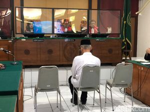 Terima Gratifikasi Mafia Tanah, Eks Kadispertaru DIY Divonis 4 Tahun Bui