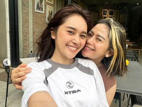 Penonton vlog kuliner di YouTube mungkin tak asing dengan Farida Nurhan. Food vlogger asal Lumajang tersebut pernah jadi Tenaga Kerja Wanita (TKW) hingga property broker.