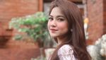 Anggunnya Para Artis Pakai Baju Adat Bali, Lihat Gaya Mereka di Sini!