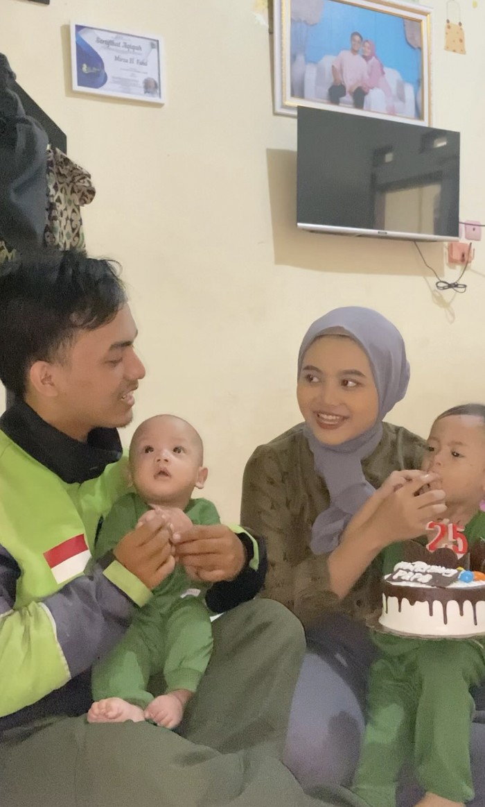 Gemas! Potret Bekal Sopir Ojol dari Sang Istri yang Mirip Bekal Anak SD Gemas! Potret Bekal Sopir Ojol dari Sang Istri yang Mirip Bekal Anak SD
