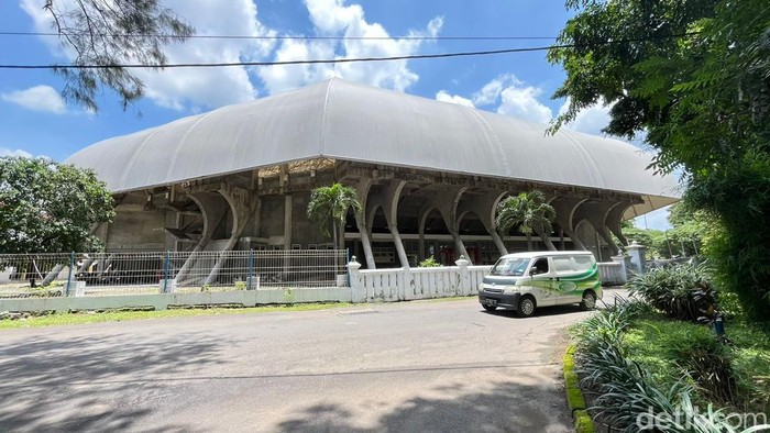 GOR Indoor Manahan yang akan dilanjutkan menggunakan dana hibah UEA.
