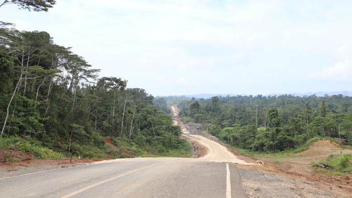 Jalan Lingkar II Sorong, Papua Barat.