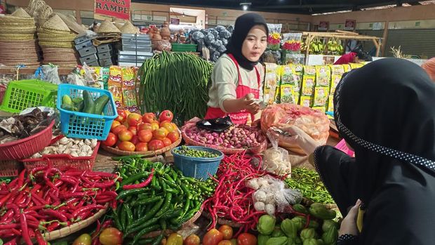 Jelang Ramadan, Harga Pangan di Pasar Tradisional Berterbanga. (CNBC Indonesia/Martya Sari)