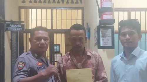 JR, DPO pencuri sapi saat berada di rumah tahanan Polres Kupang, NTT, Selasa (5/3/2024). (Dokumentasi Polres Kupang).