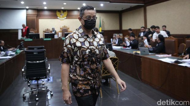 Terpidana kasus korupsi bansos yang merupakan mantan Menteri Sosial Juliari Peter Batubara bersaksi dalam sidang lanjutan kasus dugaan korupsi beras Bansos di Pengadilan Tipikor, Jakarta, Rabu (6/3/2024). Sidang dengan perkara dugaan tindak pidana korupsi beras bansos di Kementerian Sosial tahun 2020-2021 itu beragenda mendengarkan keterangan saksi yang dihadirkan Jaksa Penuntut Umum (JPU).