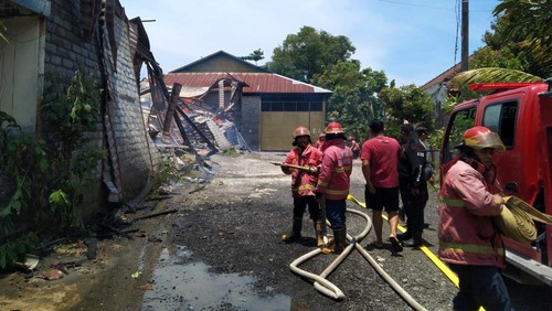 Kebakaran gudang tempat penyimpanan kardus di Jalan Antasura, Banjar Pengukuh, Desa Paguyangan Kangin, Kecamatan Denpasar Utara, Kota Denpasar, Bali, Rabu (6/3/2024). (Dok Polresta Denpasar)